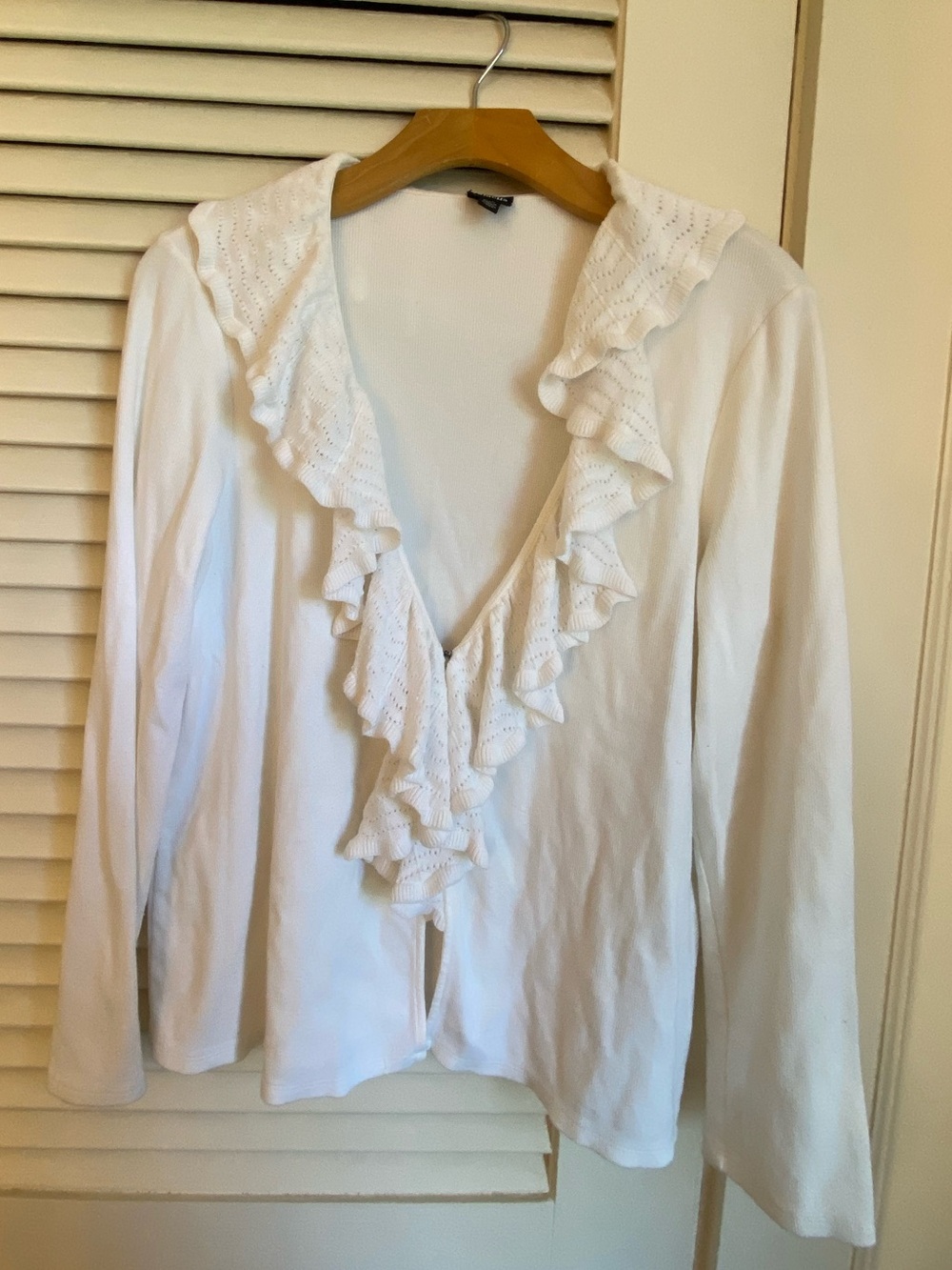 Rafaella White Ruffle V-Neck Long Sleeve Cardigan